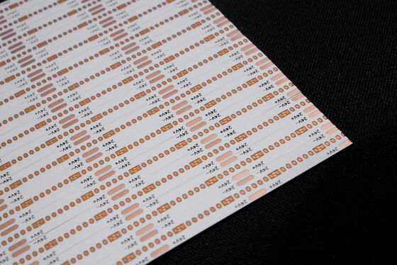 購入 ターンキーLED製造: 柔軟なPCB設計,製造 & COB LEDストライプ 光 -488/m-8*503-12v 双面のFPC白フィルム,黒色テキスト,電子印刷回路のためのOSP抗酸化剤 online manufacture