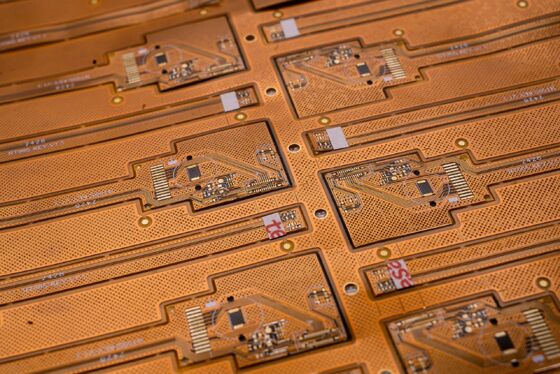 購入 LEDライトストリップ用難燃性V0グレードの二層FPCBAとカスタマイズサービス online manufacture