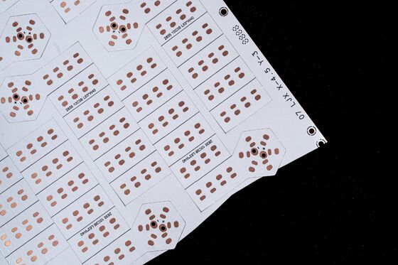 購入 5050RGBのLEDビーズとOSPのLEDストライプのための抗酸化剤の2層柔軟PCB online manufacture