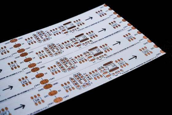 LEDストライプのための柔軟PCBボード 色彩豊かなダブルレイヤーボード 双面フィルムコーティング