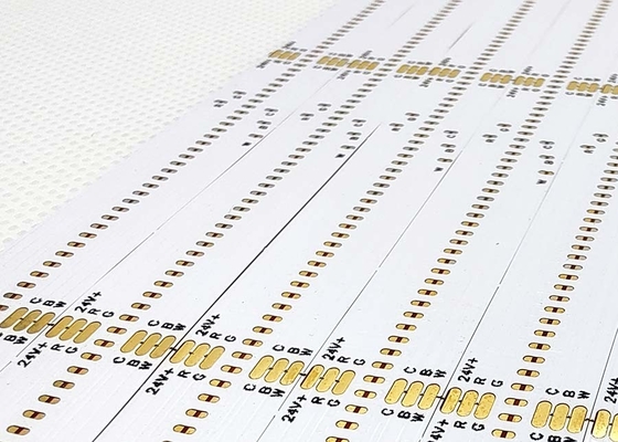 白板と黒いテキストデザインの2層LEDCOB PCB柔軟な回路板